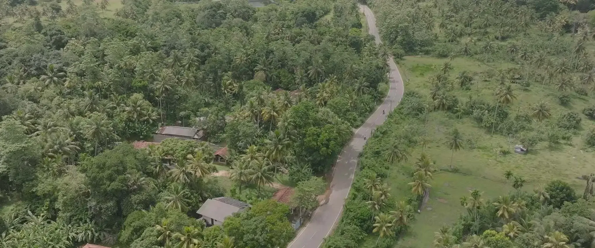 muthunil_banner_video